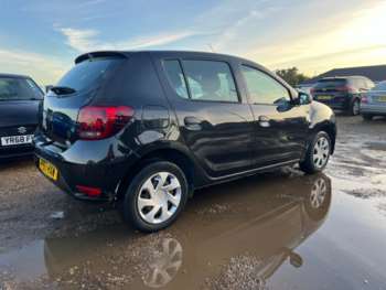 Used Dacia Sandero 2018 for sale - 73089026: Photo