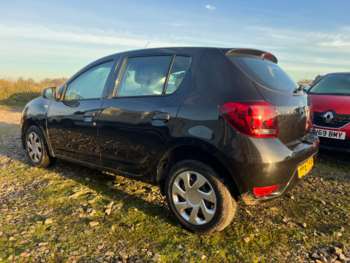 Used Dacia Sandero 2018 for sale - 73089026: Photo
