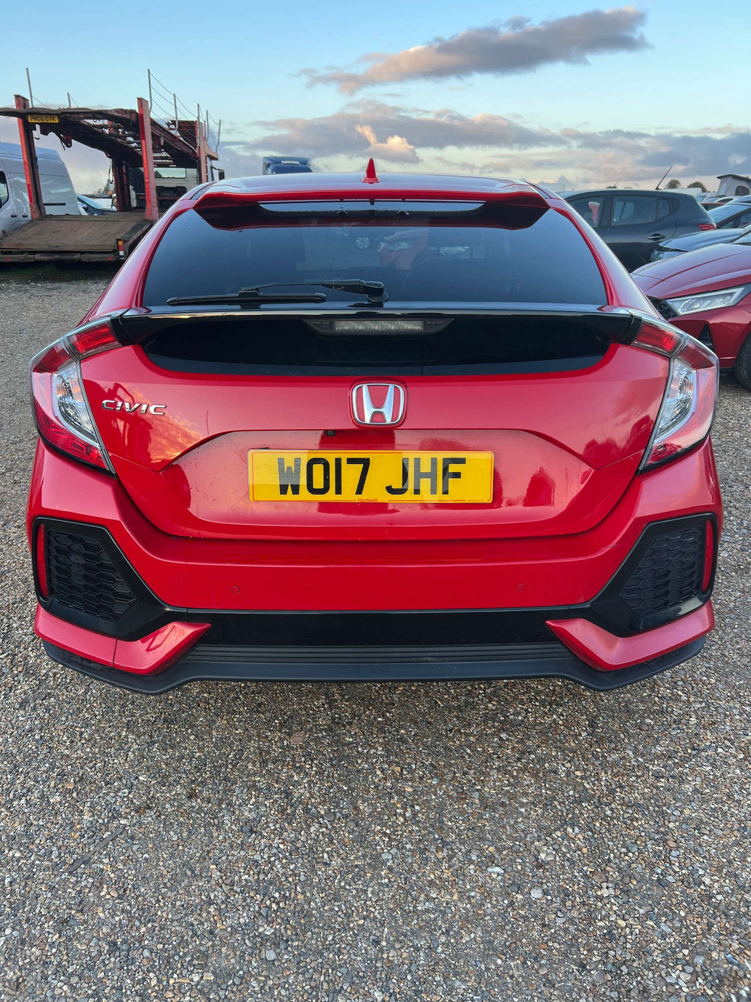 Used Honda Civic 2017 for sale - 76047643: Photo 2