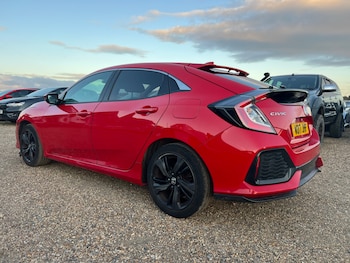 Used Honda Civic 2017 for sale - 76047643: Photo 3