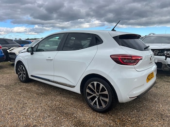 Used Renault Clio 2020 for sale - 76379459: Photo