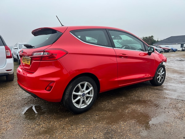 Used Ford Fiesta 2017 for sale - 73686563: Photo 1
