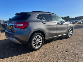 Mercedes-Benz - GLA