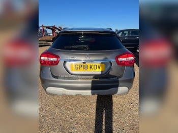 Used Mercedes-Benz GLA 2018 for sale - 76194432: Photo 2