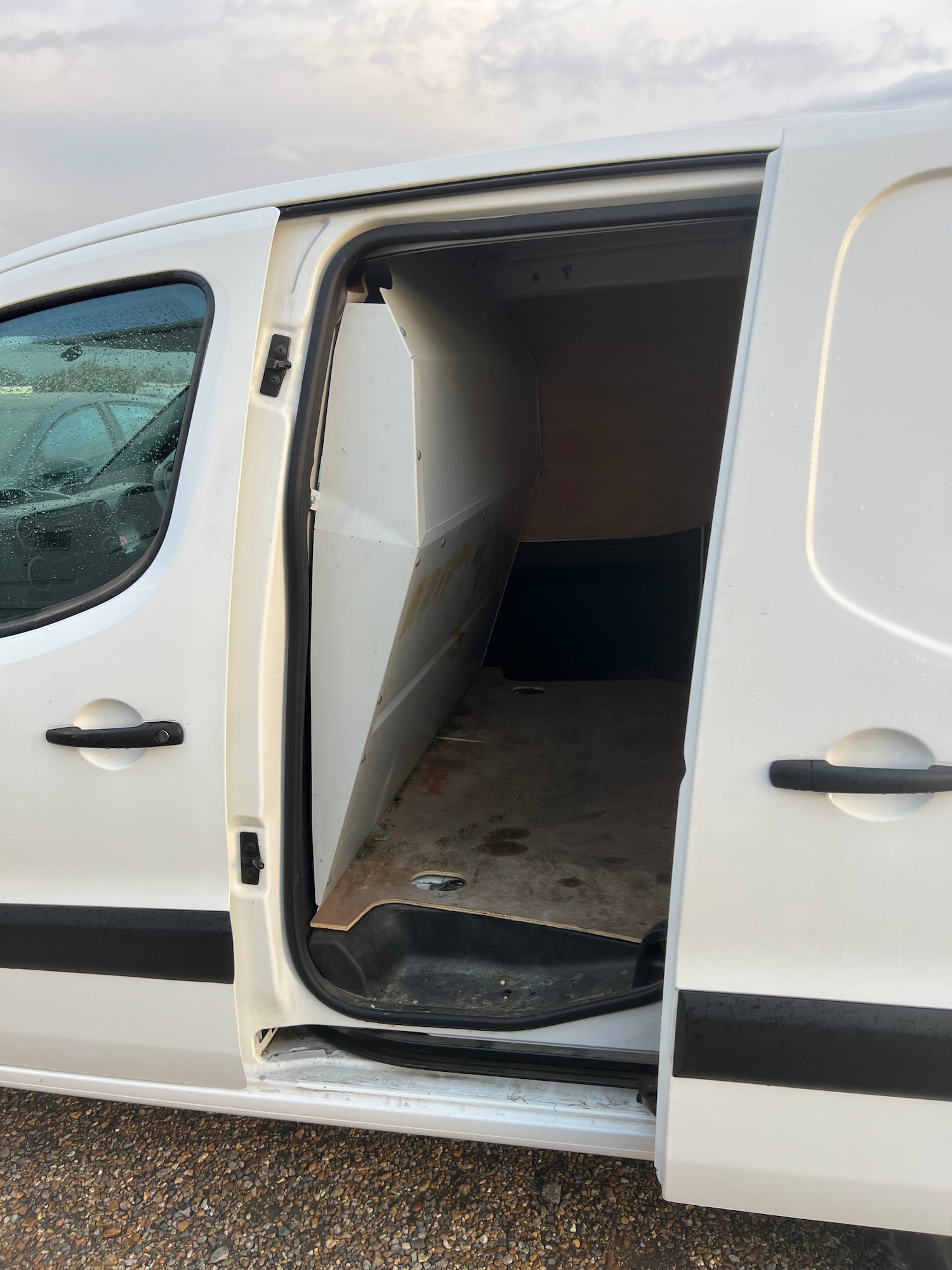 Used Peugeot Partner 2019 for sale - 76411421: Photo 8