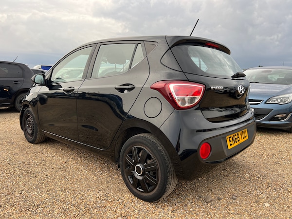 Used Hyundai i10 2019 for sale - 71822827: Photo 1
