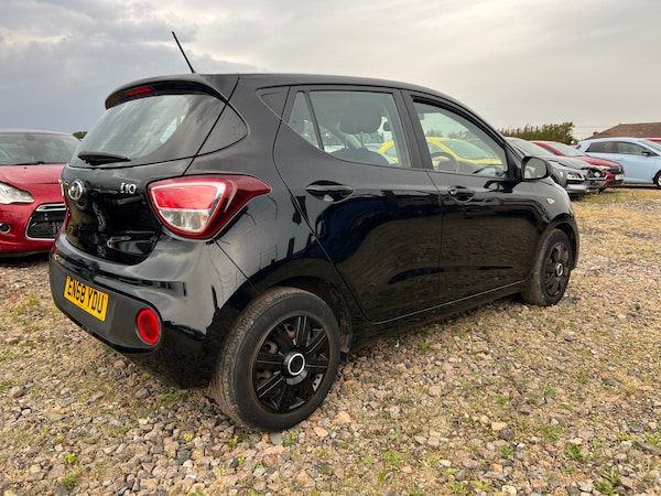 Used Hyundai i10 2019 for sale - 71822827: Photo 3