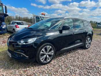 Used Renault Grand Scenic 2017 for sale - 68292558: Photo