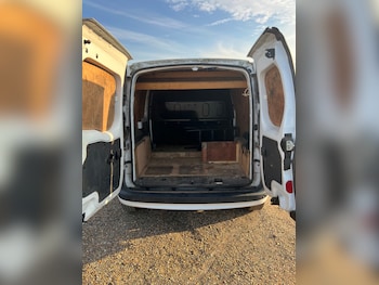 Used Renault Kangoo 2018 for sale - 75273012: Photo