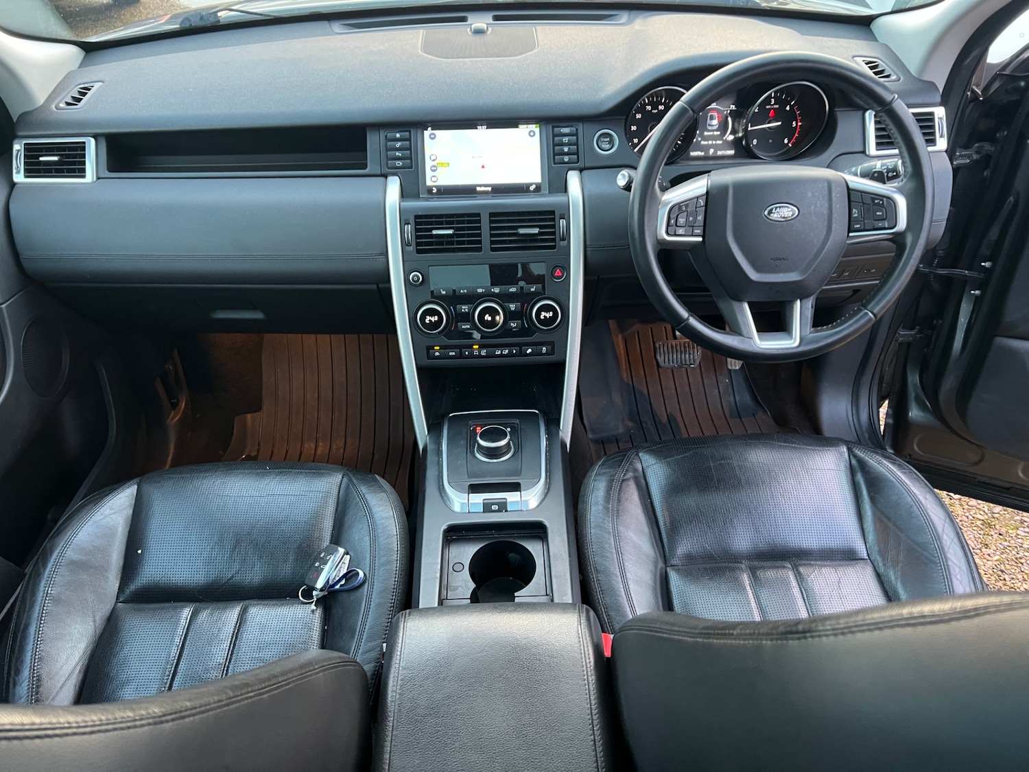 Used Land Rover Discovery Sport 2016 for sale - 76705720: Photo 11