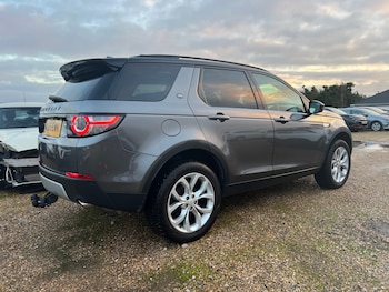 Used Land Rover Discovery Sport 2016 for sale - 76705720: Photo