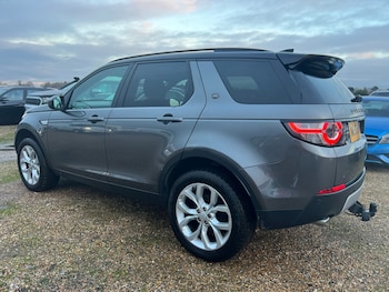 Used Land Rover Discovery Sport 2016 for sale - 76705720: Photo