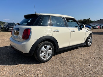 Used MINI Hatch 2020 for sale - 76613579: Photo