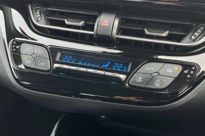 Used Toyota C-HR 2018 for sale - 76930220: Photo 15