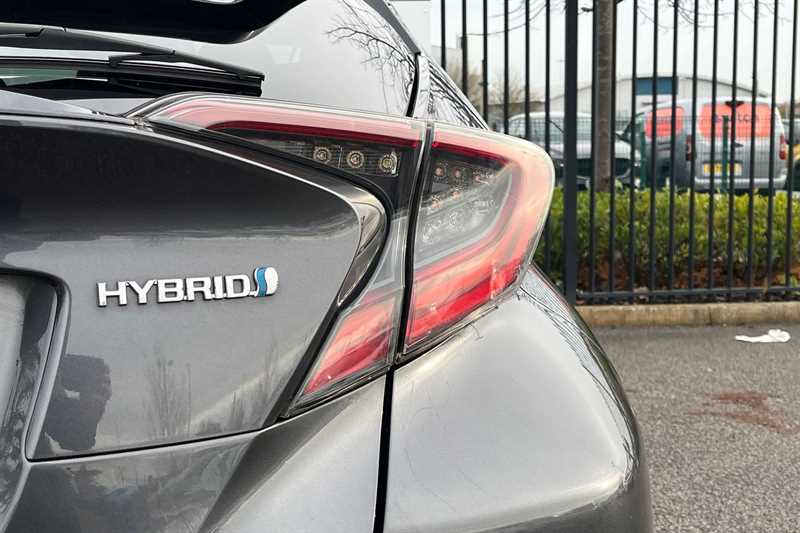 Used Toyota C-HR 2018 for sale - 76930220: Photo 32