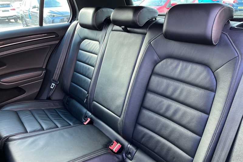 Used Volkswagen Golf 2016 for sale - 76956082: Photo 24