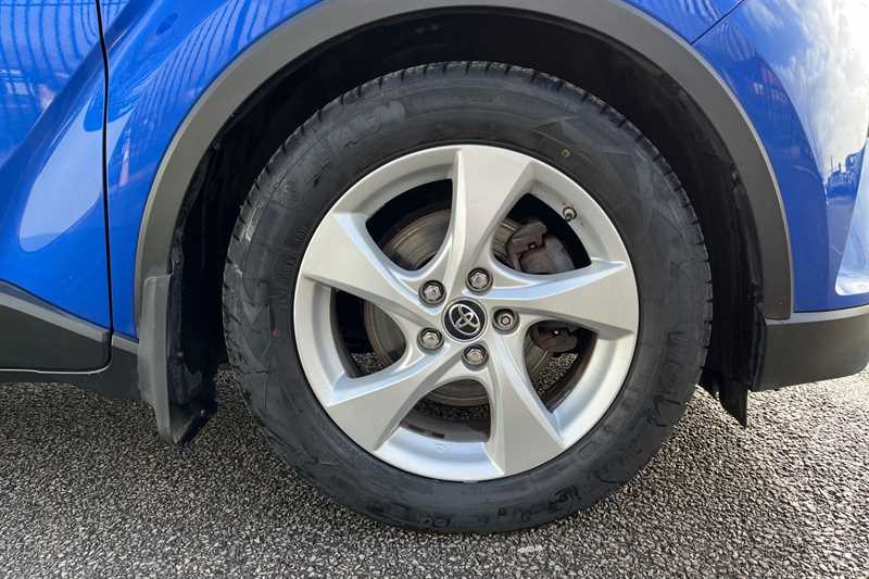 Used Toyota C-HR 2018 for sale - 77828669: Photo 11