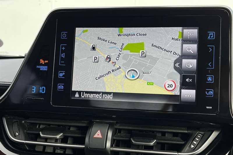 Used Toyota C-HR 2018 for sale - 77899995: Photo 18