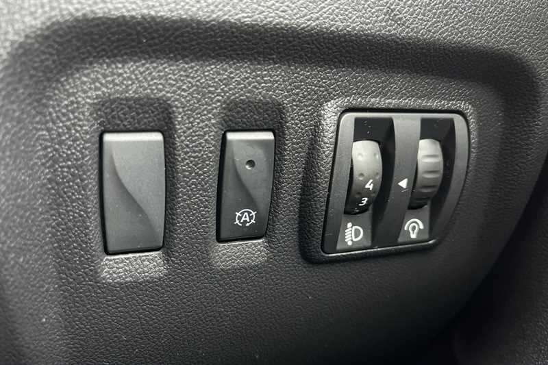 Used Renault Captur 2018 for sale - 77485965: Photo 43