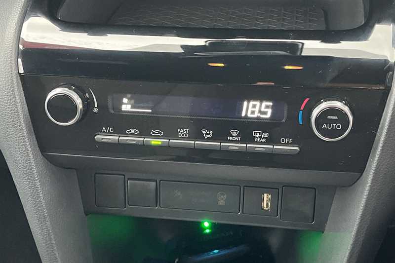 Used Toyota Yaris Cross 2023 for sale - 77296101: Photo 15