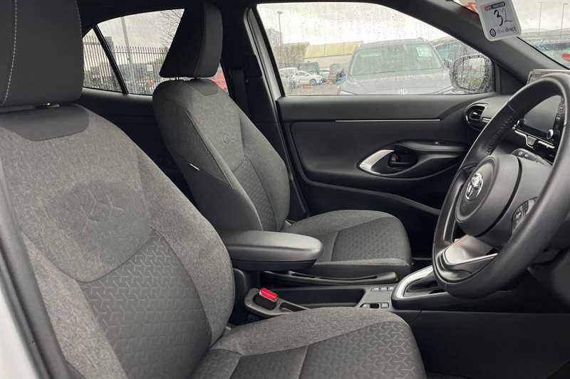 Used Toyota Yaris Cross 2023 for sale - 77296101: Photo 23