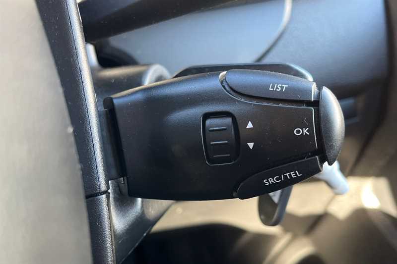 Used Vauxhall Vivaro for sale - 77863844: Photo 22