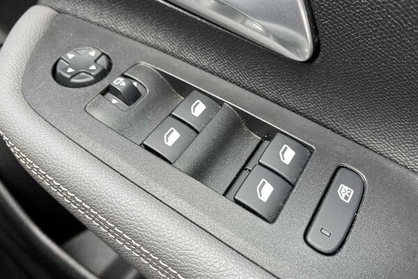 Used Vauxhall Mokka Electric 2021 for sale - 76191227: Photo 16