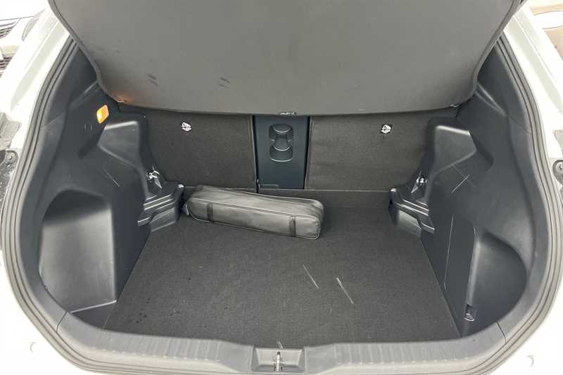 Used Toyota Yaris Cross 2023 for sale - 77459480: Photo 25