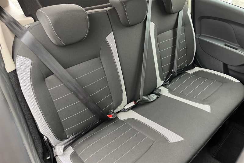 Used Dacia Sandero Stepway 2017 for sale - 76489805: Photo 24