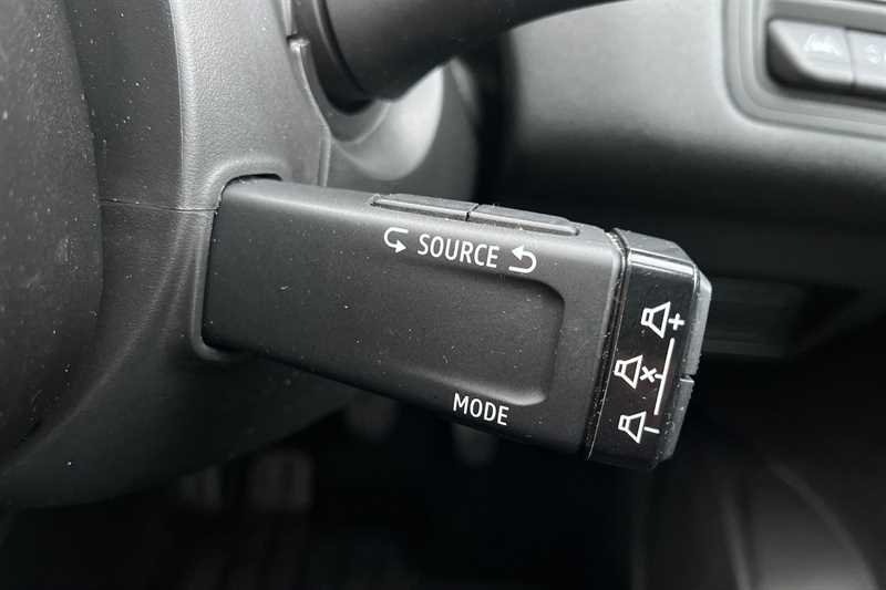 Used Renault Captur 2020 for sale - 76944893: Photo 44