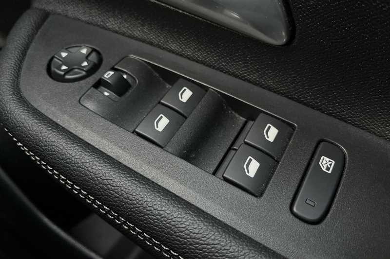 Used Vauxhall Mokka Electric 2024 for sale - 76956848: Photo 16