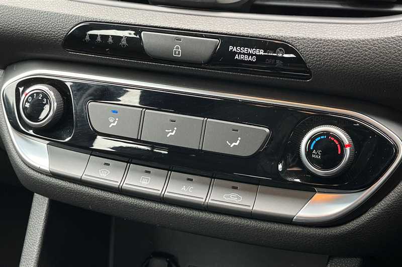 Used Hyundai i30 2017 for sale - 77887098: Photo 15