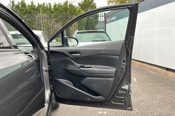 Used Toyota C-HR 2021 for sale - 76022483: Photo 41