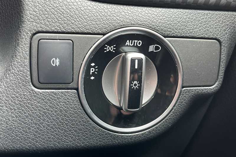 Used Mercedes-Benz A-Class 2018 for sale - 76517408: Photo 45