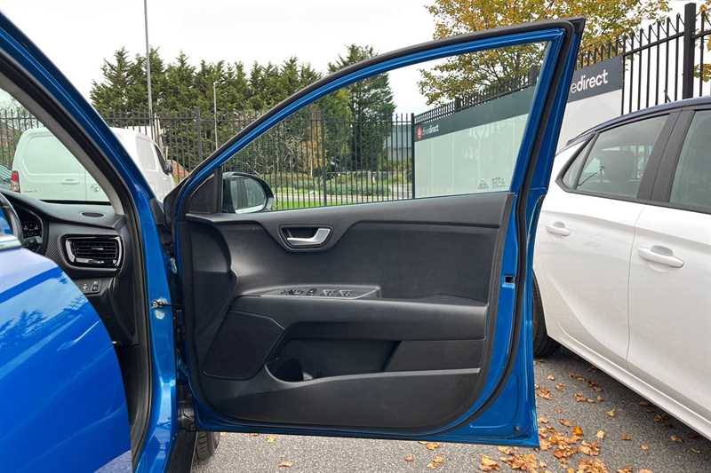 Used Kia Stonic 2021 for sale - 76489803: Photo 41