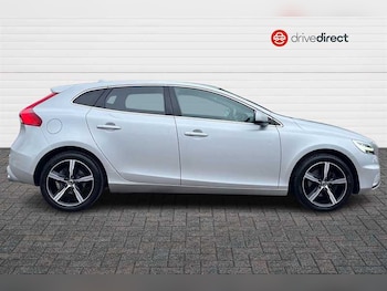 Used Volvo V40 2019 for sale - 78892706: Photo