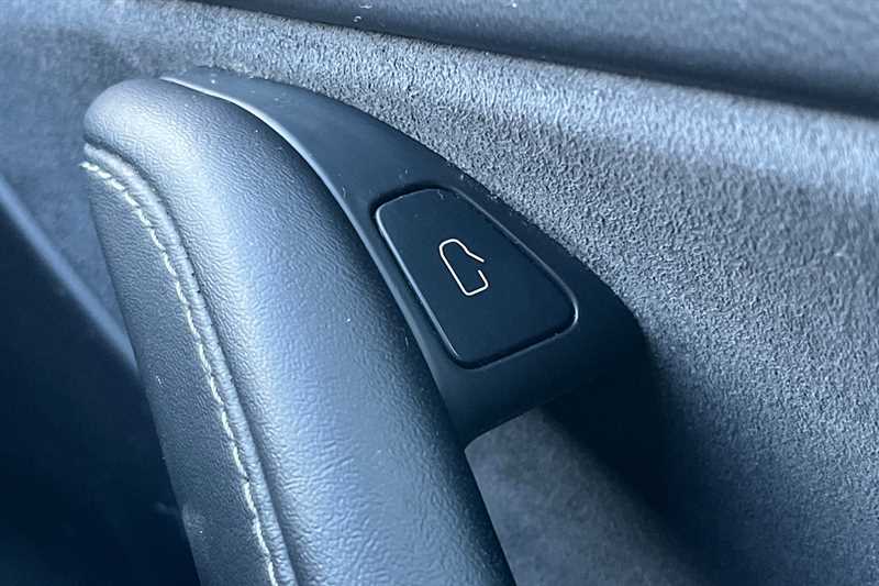 Used Tesla Model 3 2020 for sale - 77473479: Photo 42