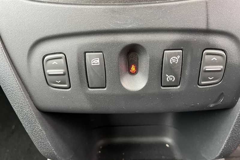 Used Dacia Sandero Stepway 2017 for sale - 76229585: Photo 40