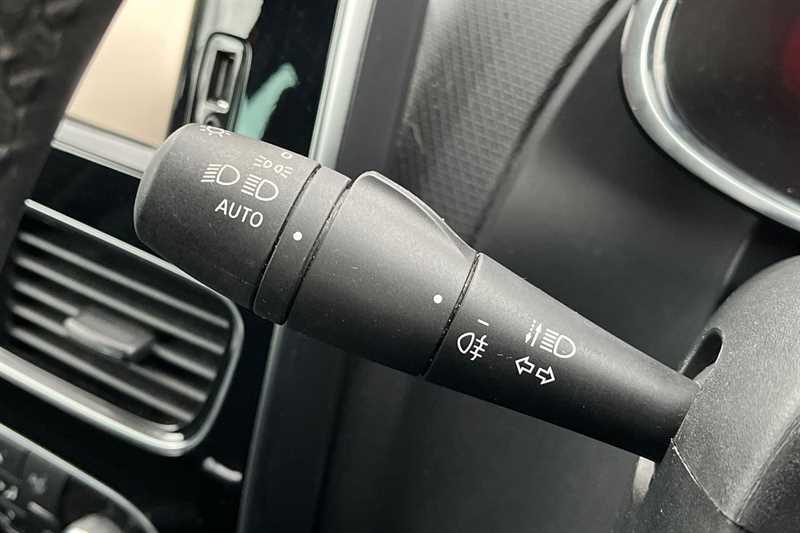 Used Renault Clio 2019 for sale - 76857544: Photo 42