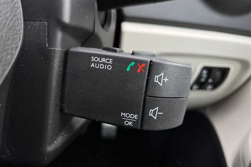 Used Renault Captur 2019 for sale - 76530584: Photo 43