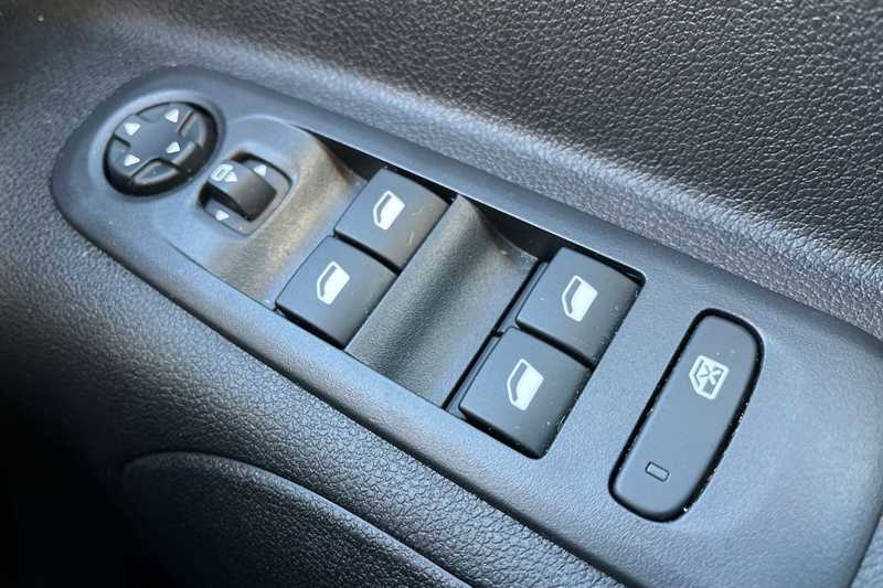 Used Vauxhall Combo Life 2022 for sale - 76636124: Photo 16