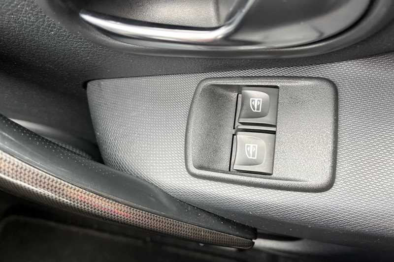 Used Dacia Sandero Stepway 2017 for sale - 76524916: Photo 16