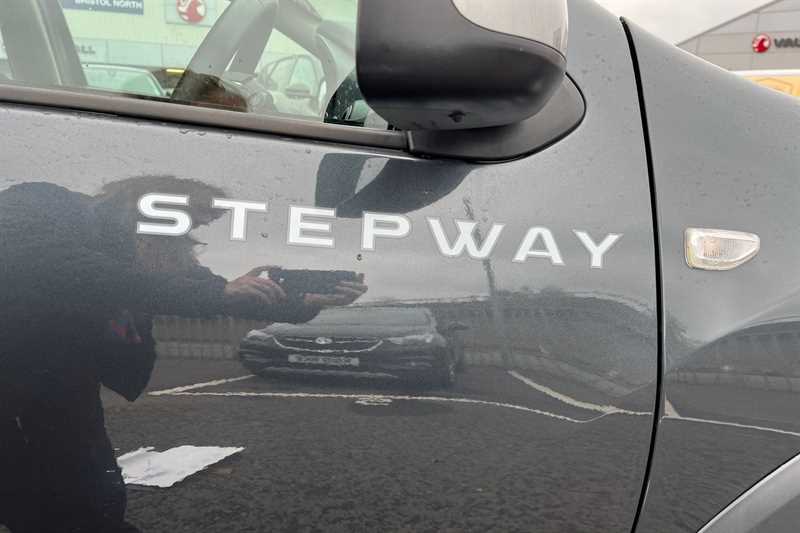 Used Dacia Sandero Stepway 2017 for sale - 76524916: Photo 38