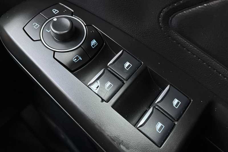 Used Ford Focus 2023 for sale - 77788809: Photo 16