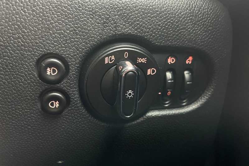 Used MINI Hatch 2019 for sale - 76733670: Photo 43