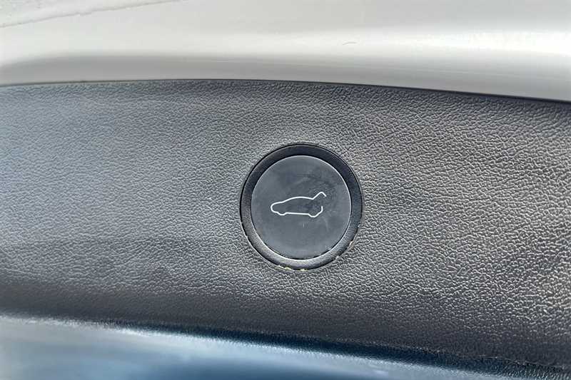 Used Tesla Model 3 2020 for sale - 77403131: Photo 37