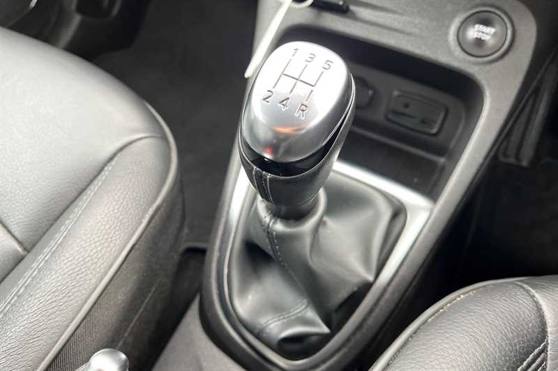 Used Renault Captur 2019 for sale - 76945117: Photo 41