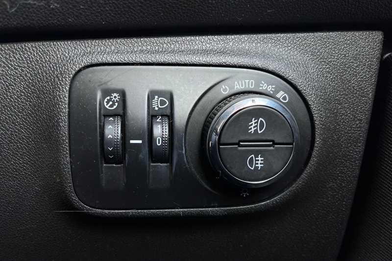 Used Vauxhall Corsa 2016 for sale - 77772600: Photo 42