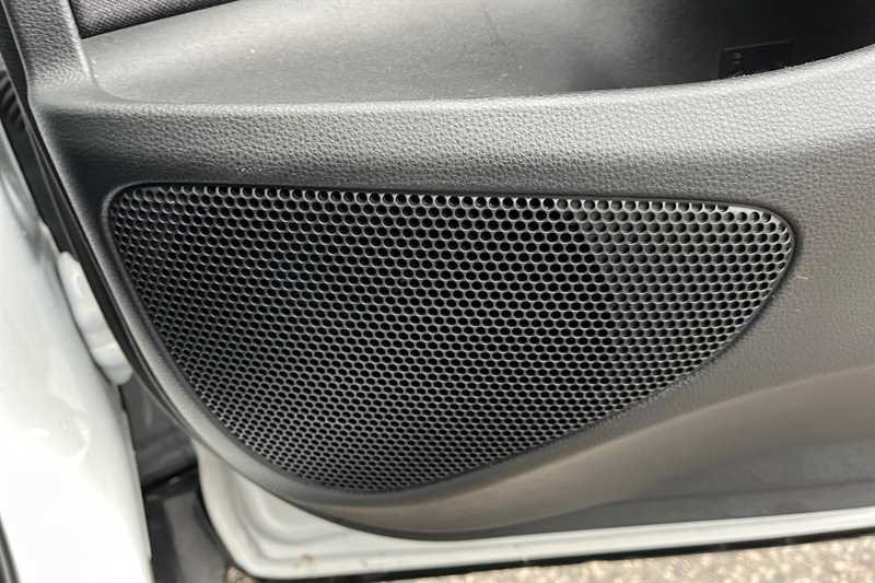 Used Toyota Yaris Cross 2023 for sale - 77843106: Photo 27