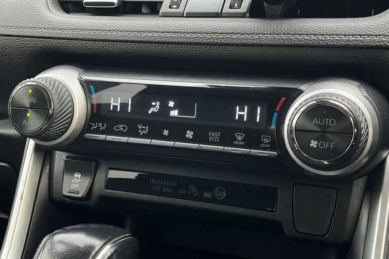 Used Toyota RAV4 2019 for sale - 77929728: Photo 15